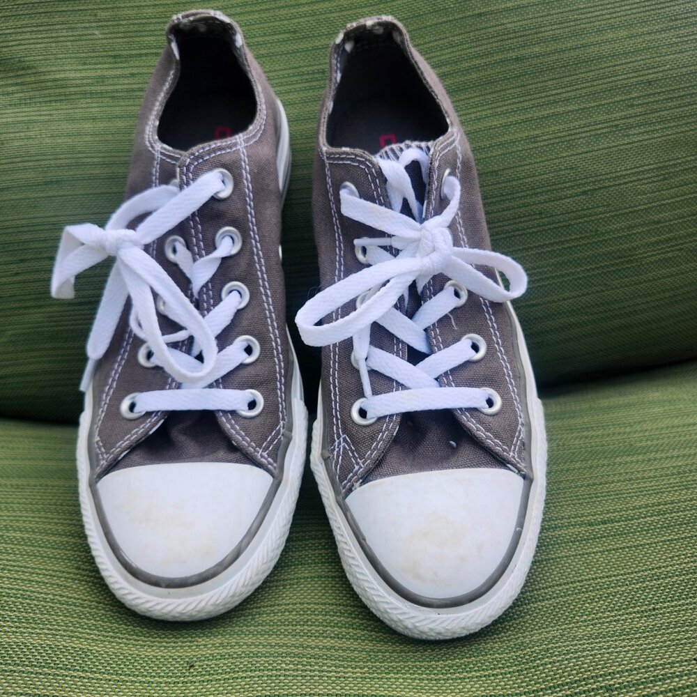 Converse Chuck Chuck Taylor All Star Low Top Unisex grey Sneakers Woman's Size 6